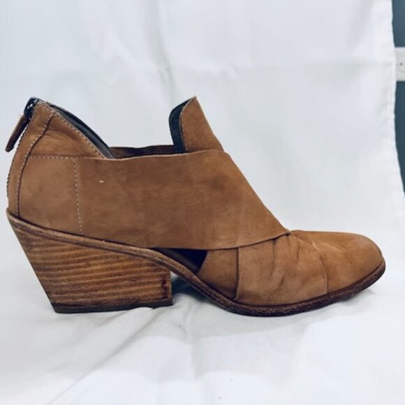 Eileen Fisher- Boots- Ladies Size 8, Brown/Tan - Style Vero Cuoio - Picture 2 of 12